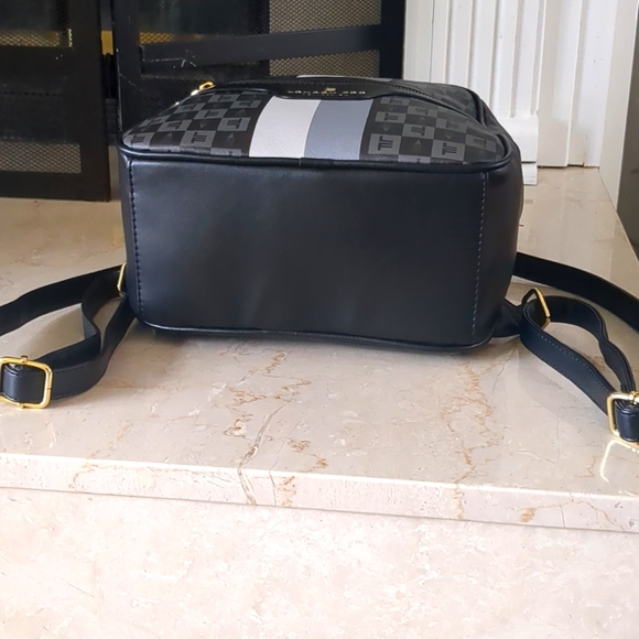 HASLEY SIGNATURE BACKPACK- BLACK/GREY. - Picture 11 of 11